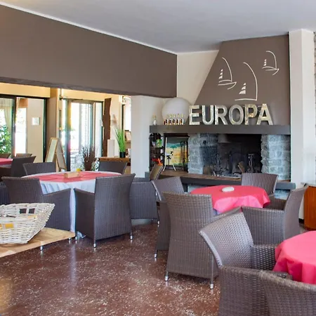Europa 2*